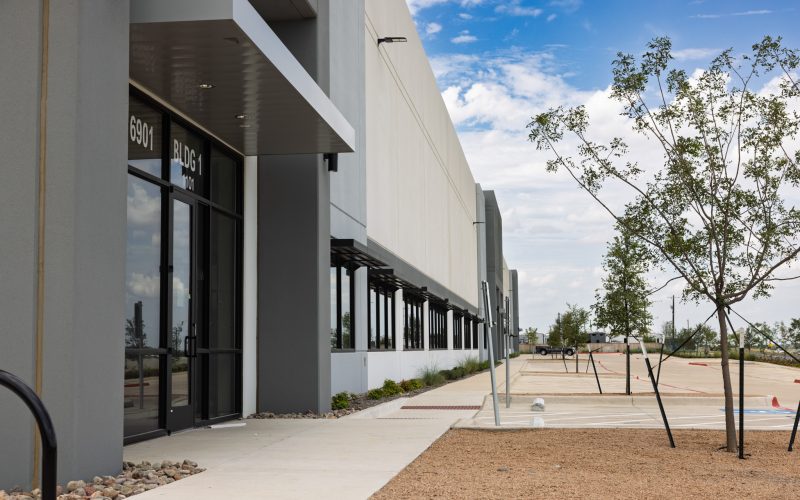 The project consists of two (2) concrete tiltwall shell warehouse buildings totaling 242,736 square feet. Both buildings will feature a clear height of 32’ and provide easy access to Interstate 35.