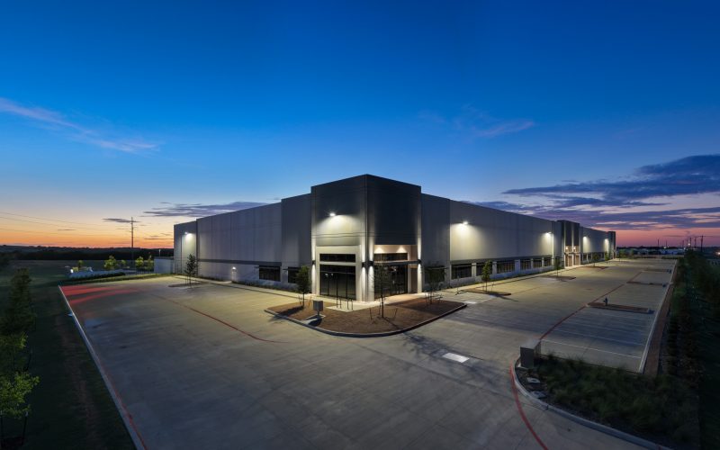 The project consists of two (2) concrete tiltwall shell warehouse buildings totaling 242,736 square feet. Both buildings will feature a clear height of 32’ and provide easy access to Interstate 35.
