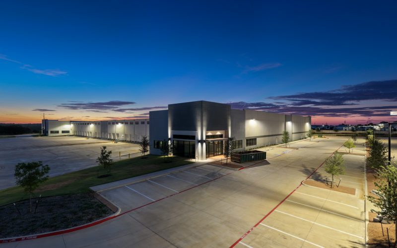 The project consists of two (2) concrete tiltwall shell warehouse buildings totaling 242,736 square feet. Both buildings will feature a clear height of 32’ and provide easy access to Interstate 35.