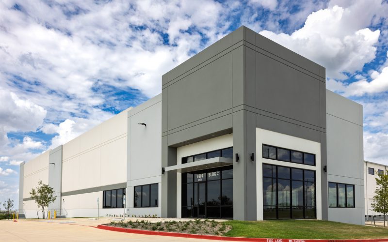 The project consists of two (2) concrete tiltwall shell warehouse buildings totaling 242,736 square feet. Both buildings will feature a clear height of 32’ and provide easy access to Interstate 35.
