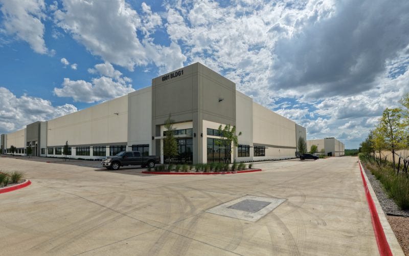 The project consists of two (2) concrete tiltwall shell warehouse buildings totaling 242,736 square feet. Both buildings will feature a clear height of 32’ and provide easy access to Interstate 35.