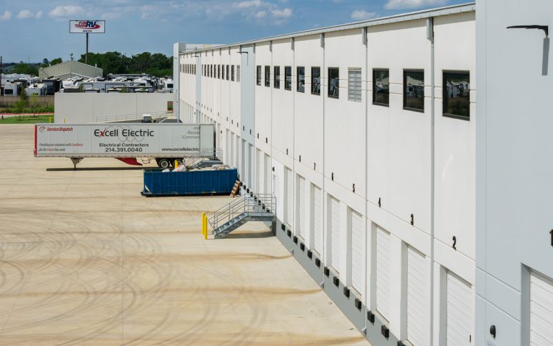 The project consists of two (2) concrete tiltwall shell warehouse buildings totaling 242,736 square feet. Both buildings will feature a clear height of 32’ and provide easy access to Interstate 35.